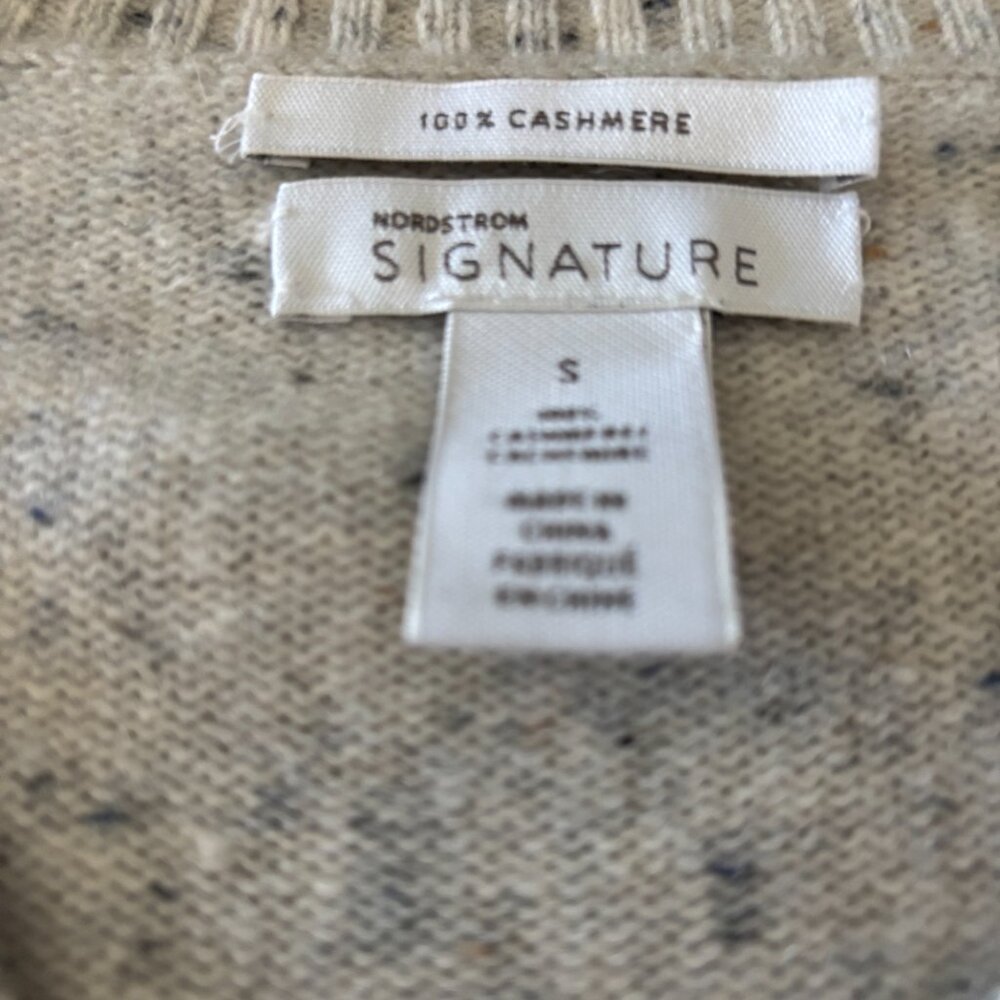 Nordstrom Signature 100% Cashmere V-neck Sweater (Small) - Picture 2 of 4